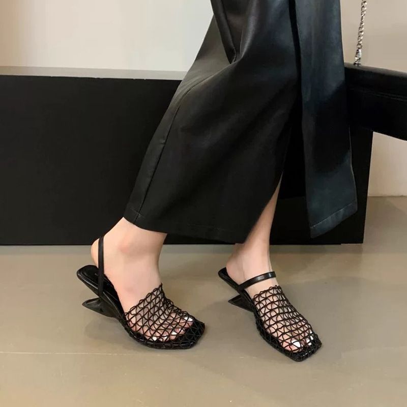 女性用シューズ 2026年 クローズドトゥ ローマンサンダル - Fishing Net のレビューと価格